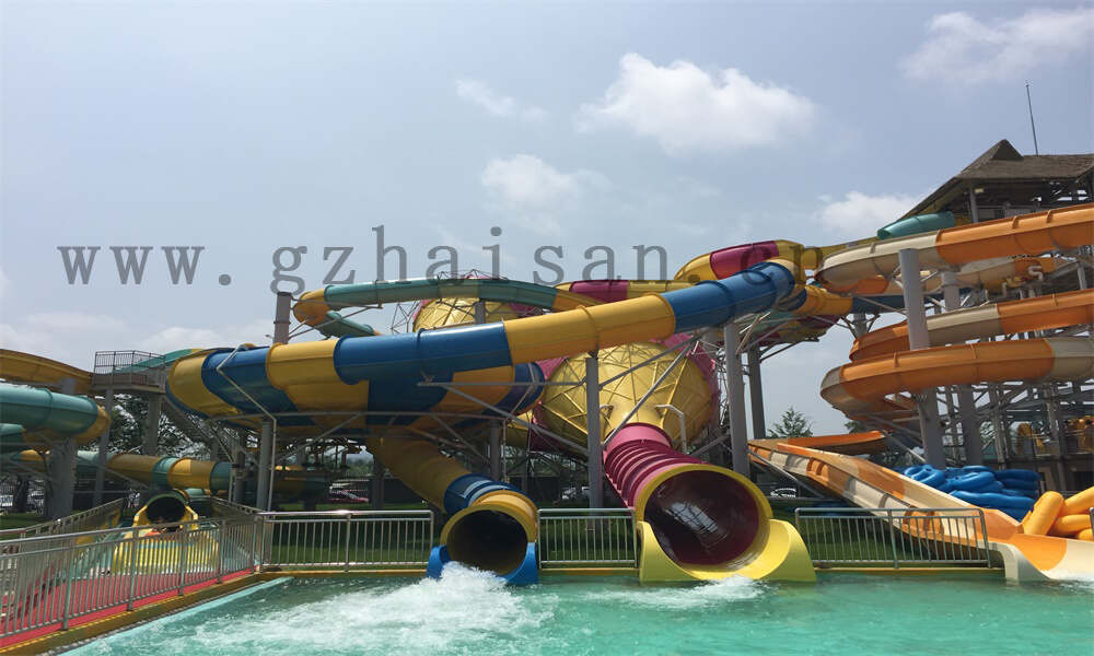 水上乐园大揭秘：畅玩惊险刺激的游乐设施