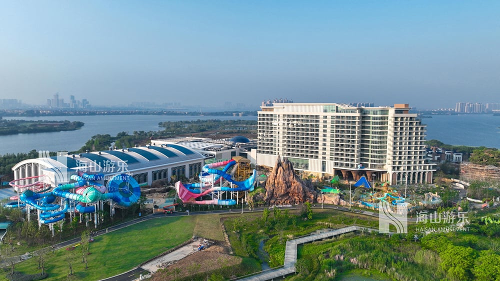 科技铸就非凡体验，专业成就行业标杆——PA旗舰厅游乐荣膺2025金冠奖“杰出水滑道设备奖”